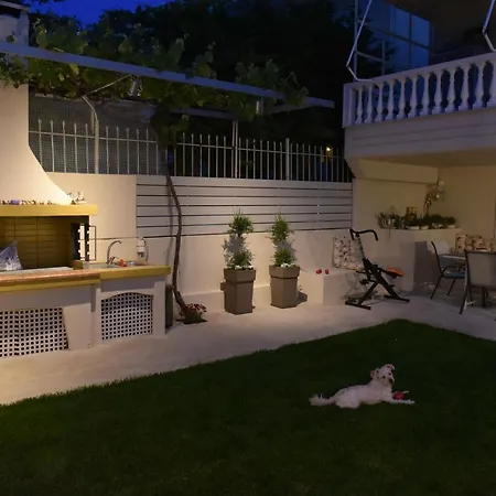 Apartamento Fanis Lechaio