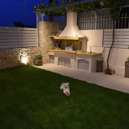 Apartamento Fanis Lechaio